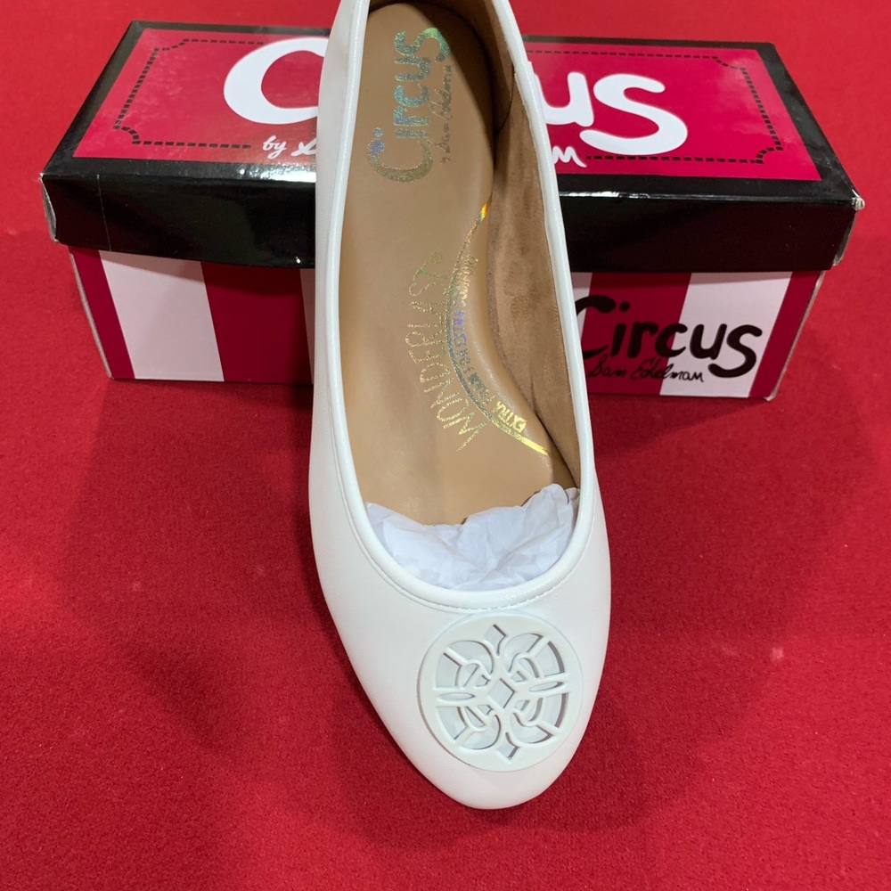 NEW White leather flats